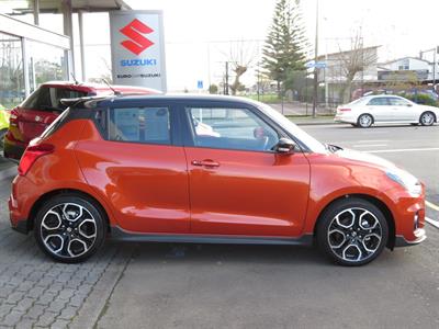 2024 Suzuki Swift - Thumbnail