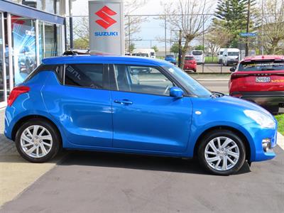 2023 Suzuki Swift - Thumbnail