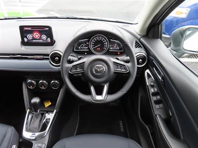 2022 Mazda 2 - Thumbnail