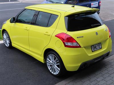 2012 Suzuki Swift - Thumbnail