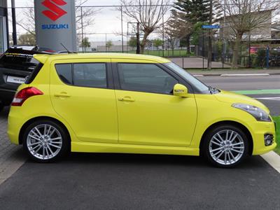 2012 Suzuki Swift - Thumbnail