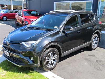 2018 Toyota RAV4 - Thumbnail