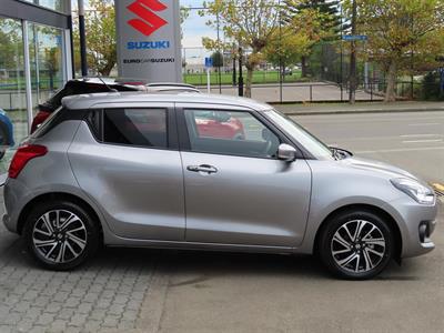 2024 Suzuki Swift - Thumbnail