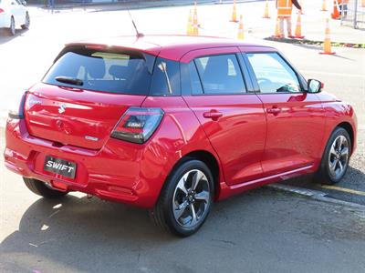 2024 Suzuki Swift - Thumbnail