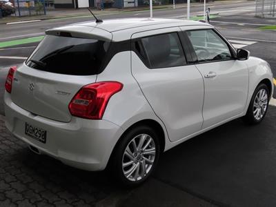 2023 Suzuki Swift - Thumbnail