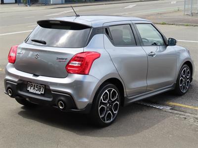 2022 Suzuki Swift - Thumbnail