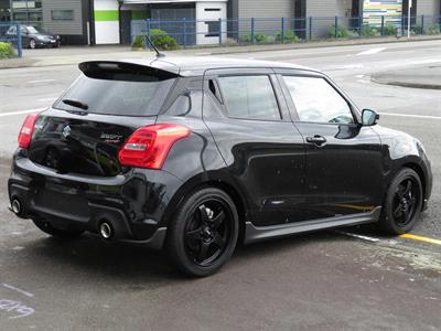 2024 Suzuki Swift - Thumbnail