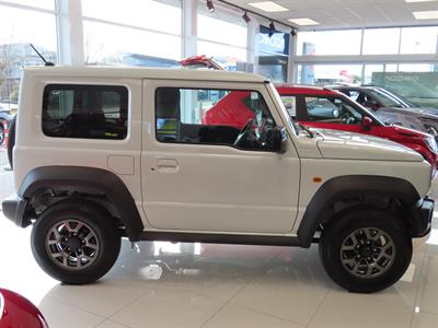 2024 Suzuki Jimny - Thumbnail