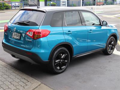 2017 Suzuki Vitara - Thumbnail