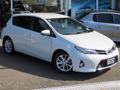 2015 Toyota Corolla - Thumbnail