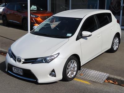 2015 Toyota Corolla - Thumbnail