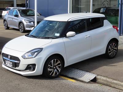 2023 Suzuki Swift - Thumbnail