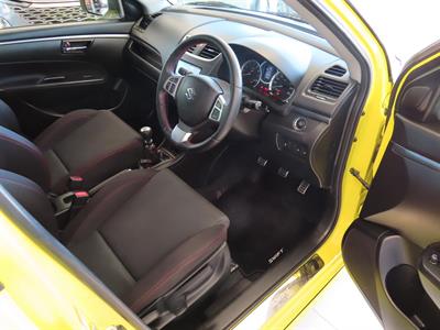 2016 Suzuki Swift - Thumbnail