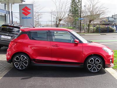 2018 Suzuki Swift - Thumbnail