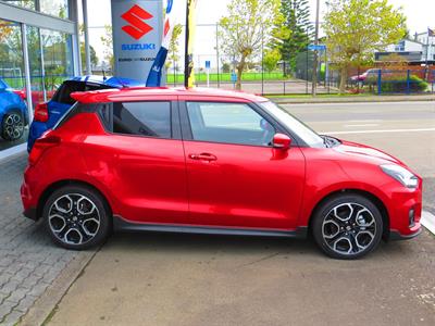 2024 Suzuki Swift - Thumbnail