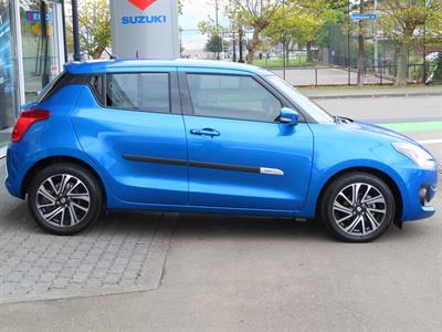 2023 Suzuki Swift - Thumbnail