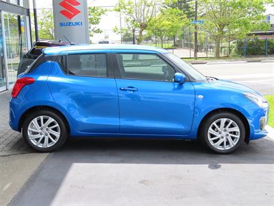 2022 Suzuki Swift - Thumbnail