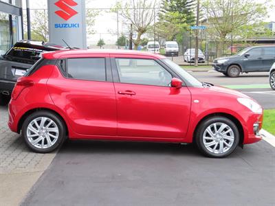 2022 Suzuki Swift - Thumbnail