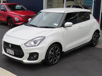 2022 Suzuki Swift - Thumbnail