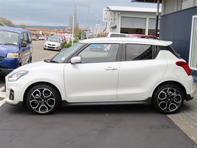 2022 Suzuki Swift - Thumbnail